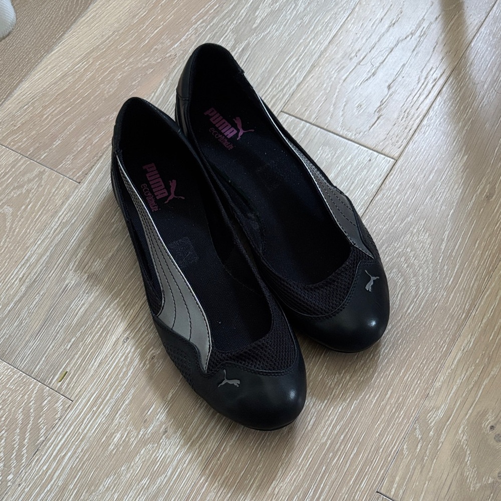 Puma Women's Black and Silver Ballerina flats